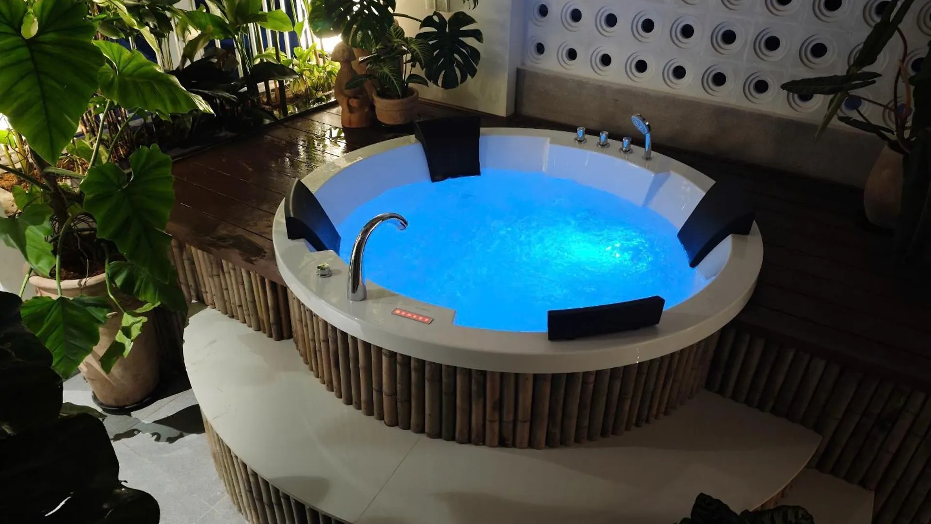 Gomihouse-Cozy-4Brs-5 'To Lotte Mart- Jacuzzi Pool Villa Da Nang 0*,