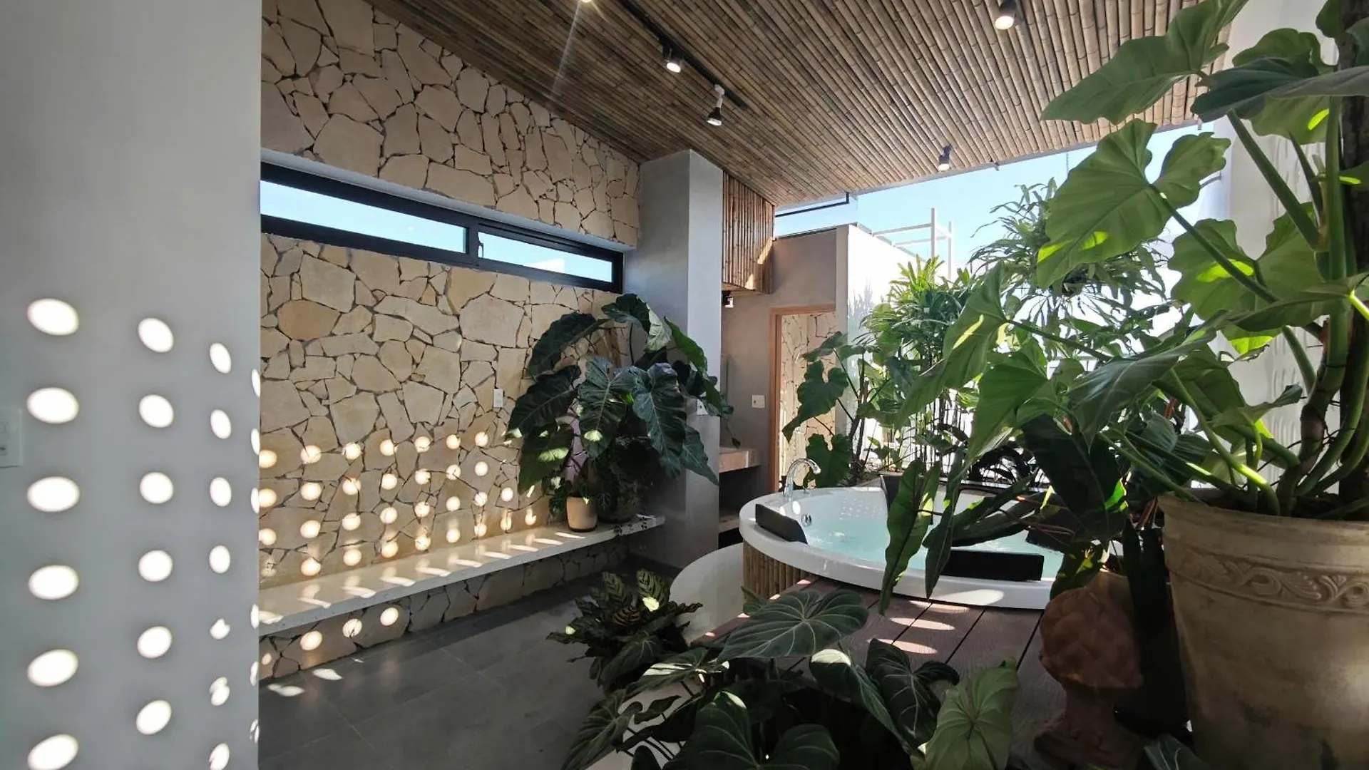 Gomihouse-Cozy-4Brs-5 'To Lotte Mart- Jacuzzi Pool Villa Da Nang